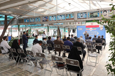 تصاویر/ آیین غبارروبی مزار و تجدید پیمان خبرنگاران و اهالی رسانه استان قم با شهدای گرانقدر