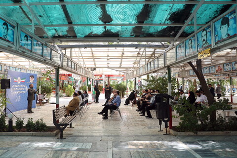 تصاویر/ آیین غبارروبی مزار و تجدید پیمان خبرنگاران و اهالی رسانه استان قم با شهدای گرانقدر