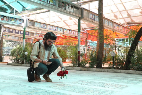 تصاویر/ آیین غبارروبی مزار و تجدید پیمان خبرنگاران و اهالی رسانه استان قم با شهدای گرانقدر