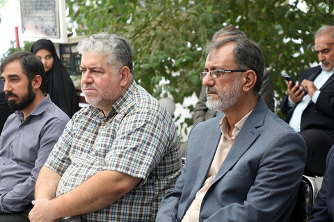 تصاویر/ آیین غبارروبی مزار و تجدید پیمان خبرنگاران و اهالی رسانه استان قم با شهدای گرانقدر