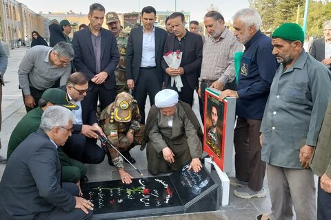 تصاویر: آیین غبارروبی گلزار شهدای آران وبیدگل درنخستین روز هفته دولت