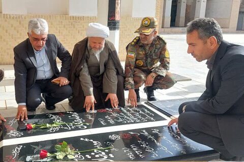تصاویر: آیین غبارروبی گلزار شهدای آران وبیدگل درنخستین روز هفته دولت