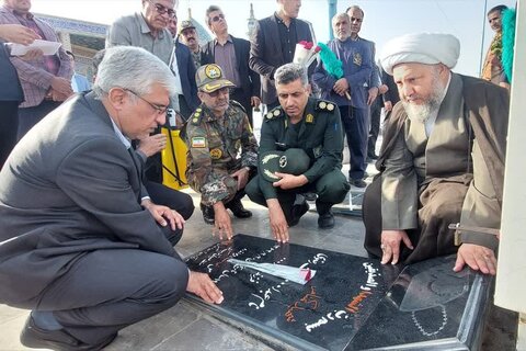 تصاویر: آیین غبارروبی گلزار شهدای آران وبیدگل درنخستین روز هفته دولت