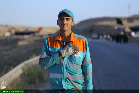 Photos/Pèlerins marchant vers le sanctuaire de l'Imam Reza (AS)