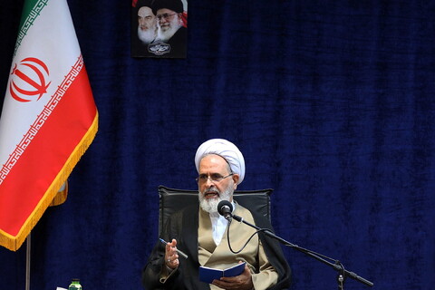 تصاویر/  نشست مدیران مدارس حوزه علمیه قم با حضور آیت الله اعرافی