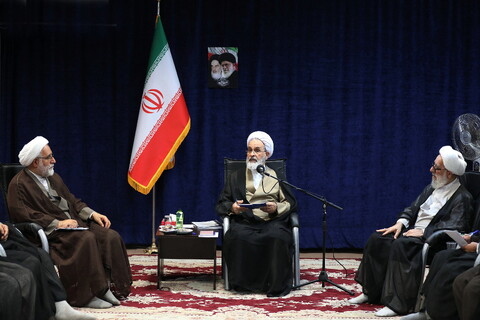 تصاویر/  نشست مدیران مدارس حوزه علمیه قم با حضور آیت الله اعرافی