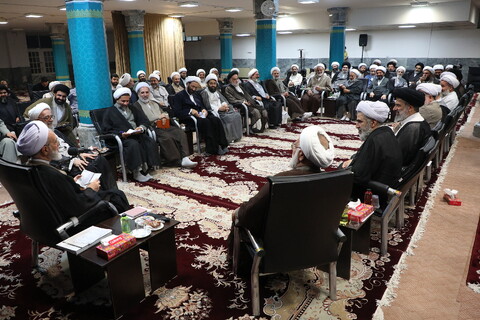 تصاویر/  نشست مدیران مدارس حوزه علمیه قم با حضور آیت الله اعرافی