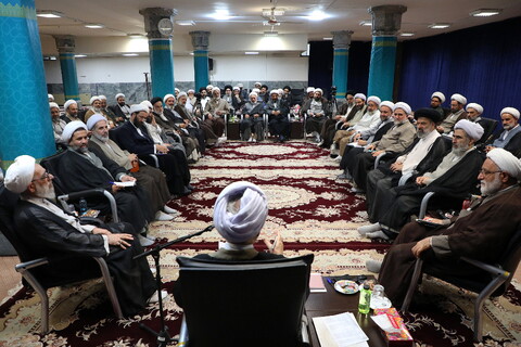 تصاویر/  نشست مدیران مدارس حوزه علمیه قم با حضور آیت الله اعرافی