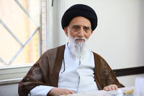 تصاویر / دیدار  دیدار استاندار همدان با آیت الله موسوی اصفهانی