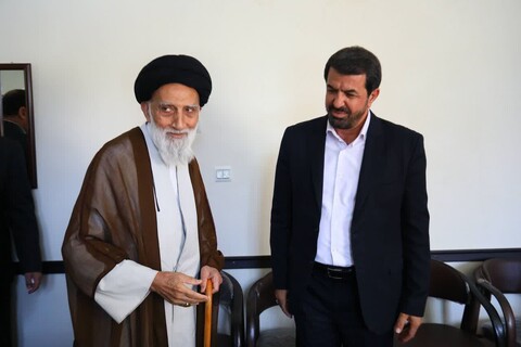 تصاویر / دیدار  دیدار استاندار همدان با آیت الله موسوی اصفهانی