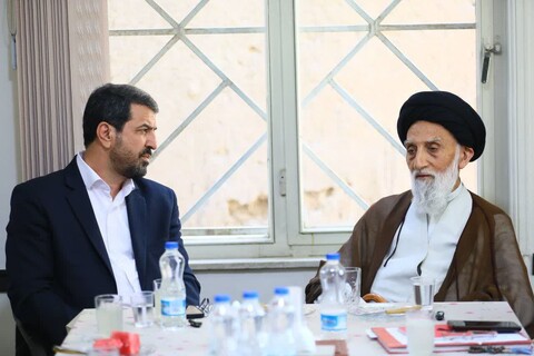 تصاویر / دیدار  دیدار استاندار همدان با آیت الله موسوی اصفهانی
