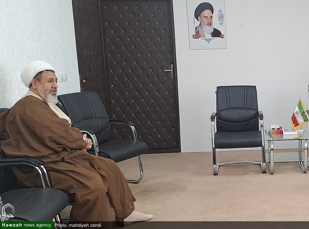 تصاویر/ دیدار شورای تفسیر قرآن کریم با نماینده ولی‌فقیه در کرمان