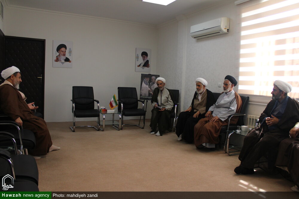 تصاویر/ دیدار شورای تفسیر قرآن کریم با نماینده ولی‌فقیه در کرمان
