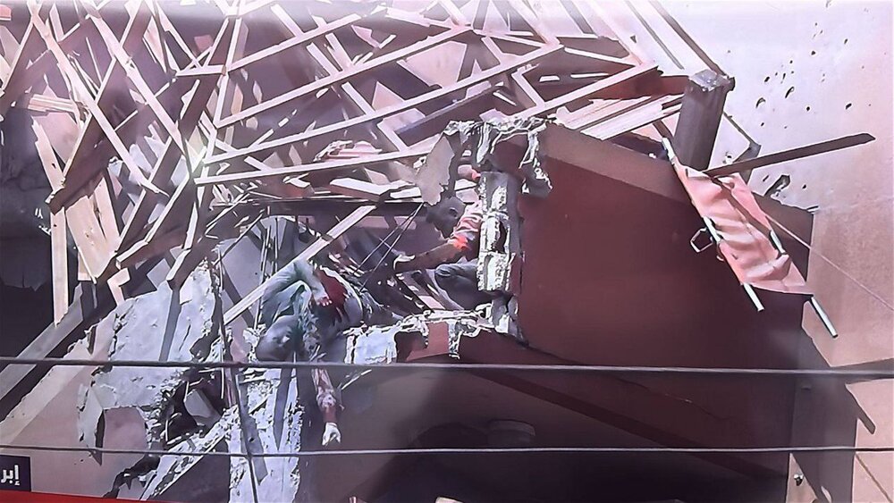 इजराइली सेना का ग़ज़्ज़ा के नासिर मेडिकल कॉम्प्लेक्स पर हमला, फिलिस्तीनी पत्रकार शहीद