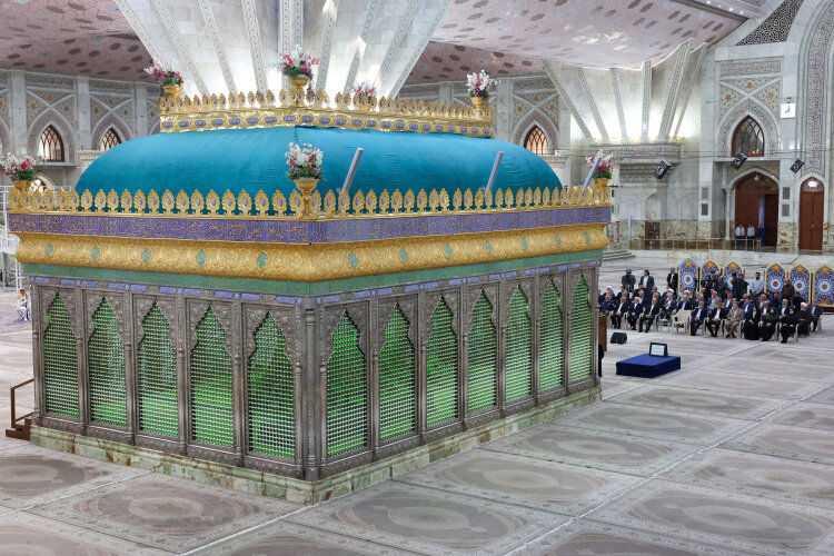 تجدید میثاق دکتر پزشکیان و اعضای هیئت دولت چهاردهم با آرمان‌های امام راحل