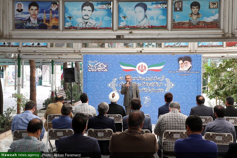 ادای احترام اهالی رسانه قم به شهدا + عکس