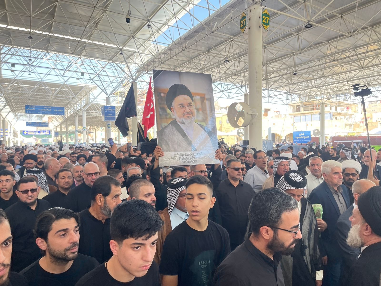 بالصور.. الحوزة العلمية في النجف الأشرف تودع السيد محمد علي بحر العلوم