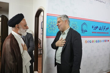 حضور رئیس جهاد دانشگاهی قم در خبرگزاری حوزه + عکس