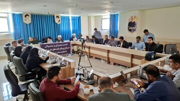 نقد منصفانه به توسعه استان کمک می‌کند