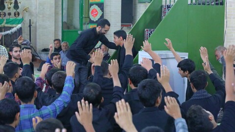 شرکت طلاب دوره میثاق طلبگی حوزه علمیه استان یزد در مراسم حسینیه طزرجان