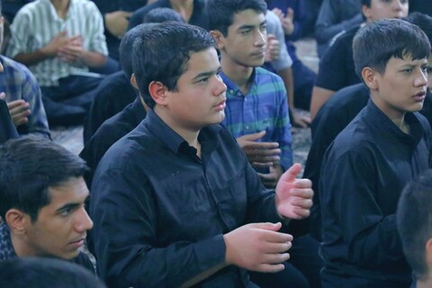 شرکت طلاب دوره میثاق طلبگی حوزه علمیه استان یزد در مراسم حسینیه طزرجان