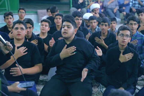 شرکت طلاب دوره میثاق طلبگی حوزه علمیه استان یزد در مراسم حسینیه طزرجان