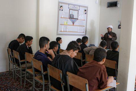 تصاویر/بخشی از روز دوم دوره میثاق طلبگی حوزه علمیه استان همدان