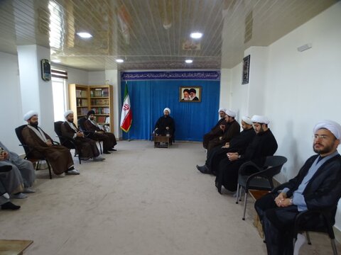 تصاویر/ نشست روحانیون شهرستان چهاربرج