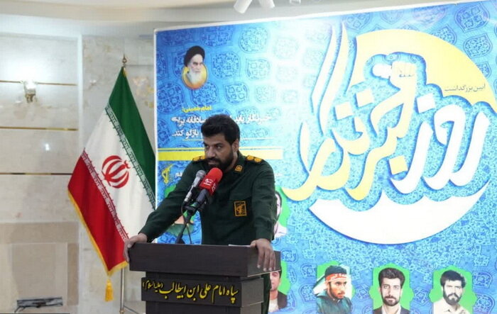 گزارشی از تکریم خبرنگاران در سپاه علی بن ابیطالب(ع) / جهاد تبیین؛ مأموریت مهم امروز رسانهها