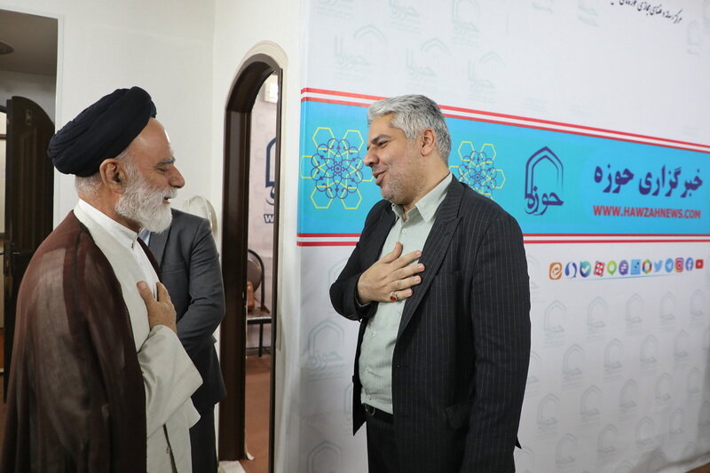 حضور رئیس جهاد دانشگاهی قم در خبرگزاری حوزه + عکس