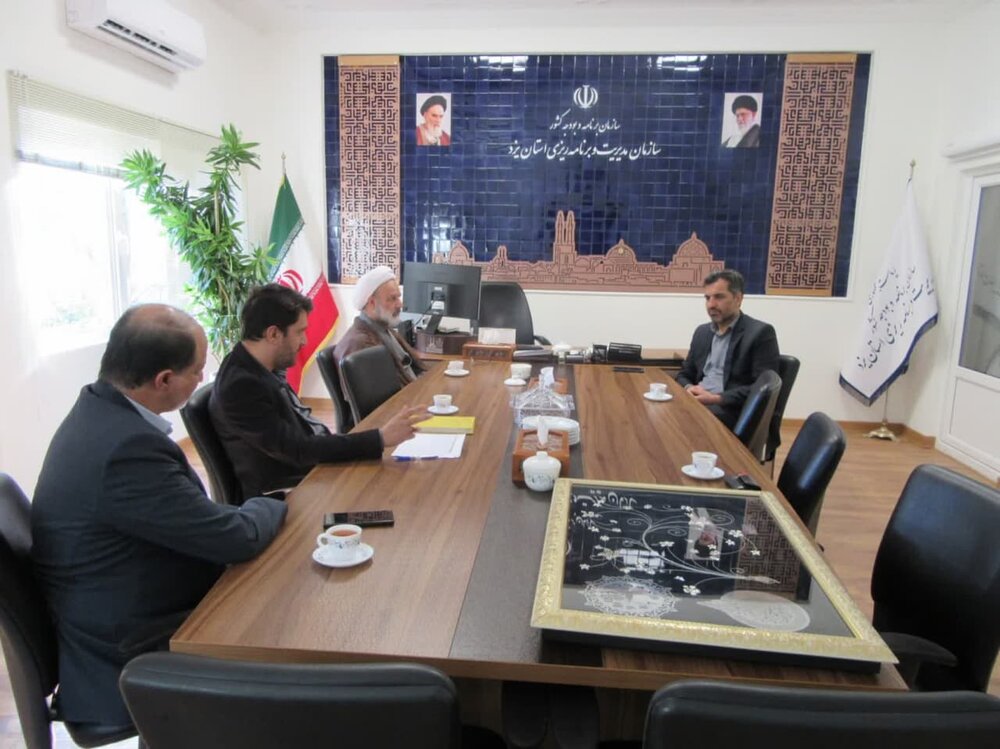 تأکید بر حمایت مالی و عمرانی از حوزه‌های علمیه خواهران یزد