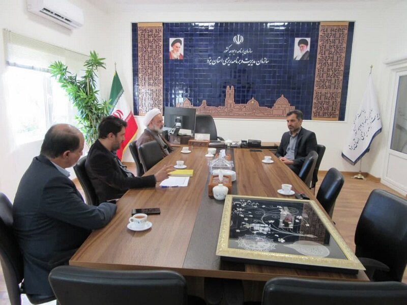 تاکید بر حمایت مالی و عمرانی از حوزه‌های علمیه خواهران یزد