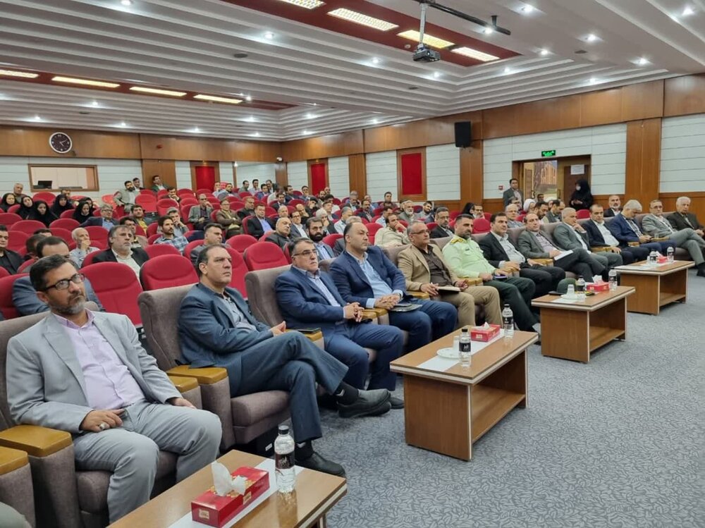 توسعه متوازن و خدمت به مردم، اولویت ما در کاشان است