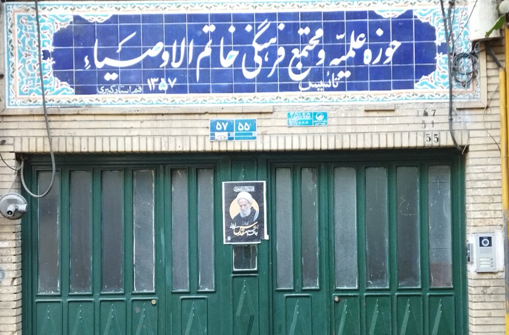 حجت الاسلام مقدس خیابانی عالمی مهذب، انقلابی و شیفته تربیت طلاب بود