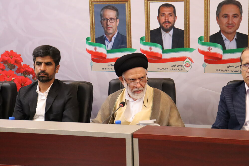 مسئولان خدمات دولت را به مردم اطلاع‌رسانی کنند