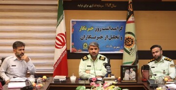 رسانه برترین سلاح در دست خبرنگاران/ خبرنگاران پرچم‌داران وحدت و اتحاد هستند