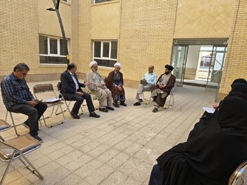 نشست بررسی روند آماده‌سازی و جابه‌جایی مدرسه علمیه ریحانه‌الرسول(س) یزد برگزار شد+ تصاویر