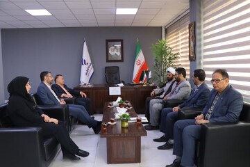 خدمت‌رسانی صادقانه به اقشار آسیب‌پذیر رسالت اصلی نظام بانکی در جامعه اسلامی است