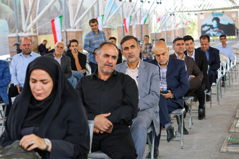 تصاویر | برگزاری آیین غبارروبی گلزار شهدا و تجدید میثاق با آرمان‌های انقلاب و شهدا به مناسبت هفته دولت در تبریز