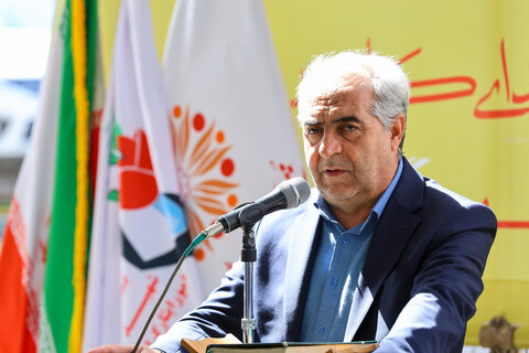 تصاویر | برگزاری آیین غبارروبی گلزار شهدا و تجدید میثاق با آرمان‌های انقلاب و شهدا به مناسبت هفته دولت در تبریز