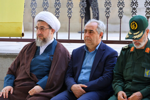 تصاویر | برگزاری آیین غبارروبی گلزار شهدا و تجدید میثاق با آرمان‌های انقلاب و شهدا به مناسبت هفته دولت در تبریز