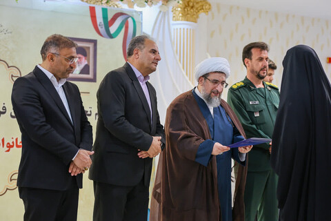 تصاویر |  مراسم تجلیل از آزادگان فرهنگی استان و جمعی از خانواده های شهدای اقتدار در تبریز