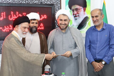 تصاویر/ تجلیل از ائمه جمعه و جماعات شهرستان دیر