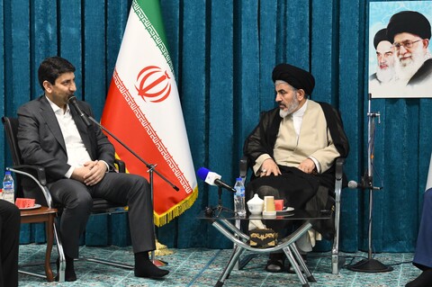 تصاویر/  دیدار وزیر ارتباطات و فناوری اطلاعات با نماینده ولی فقیه در آذربایجان غربی