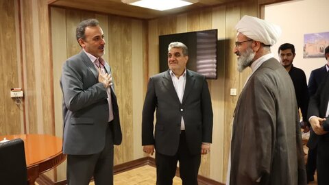 تصاویر/ دیدار نماینده ولی‌فقیه در استان با مدیران و کارکنان استانداری سمنان