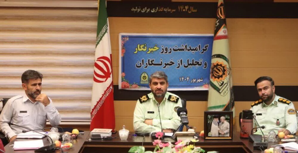 رسانه برترین سلاح در دست خبرنگاران/ خبرنگاران پرچم‌داران وحدت و اتحاد هستند