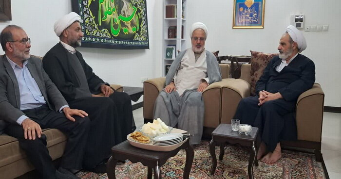 قدردانی نمایندگان آیت‌الله اعرافی از مدیرکل اسبق اوقاف و امور خیریه قم + عکس