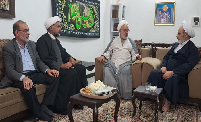 دیدار نمایندگان آیت‌الله اعرافی با مدیرکل اسبق اوقاف و امور خیریه قم