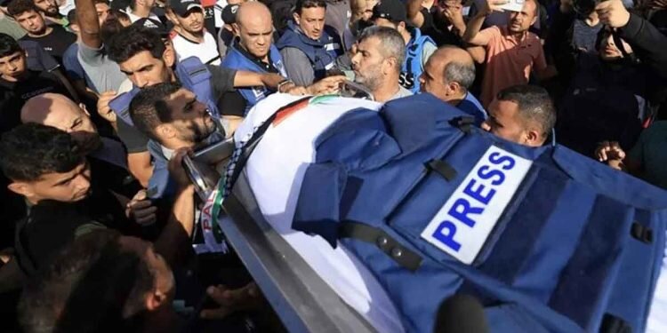 مقال | الصحافة في غزة؛ حقيقة تُروى بالدم