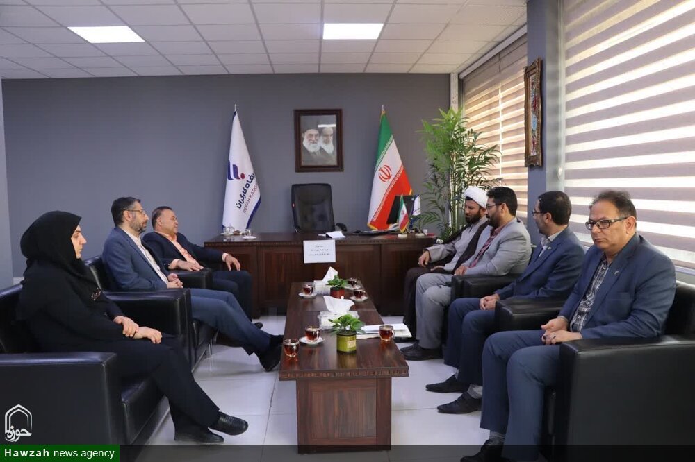 خدمت‌رسانی صادقانه به اقشار آسیب‌پذیر رسالت اصلی نظام بانکی در جامعه اسلامی است